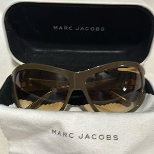 Marc Jacob Sunglasses - brown frame